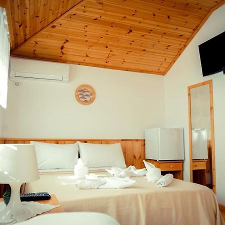 Gjirokastër Hotel Domino מראה חיצוני תמונה