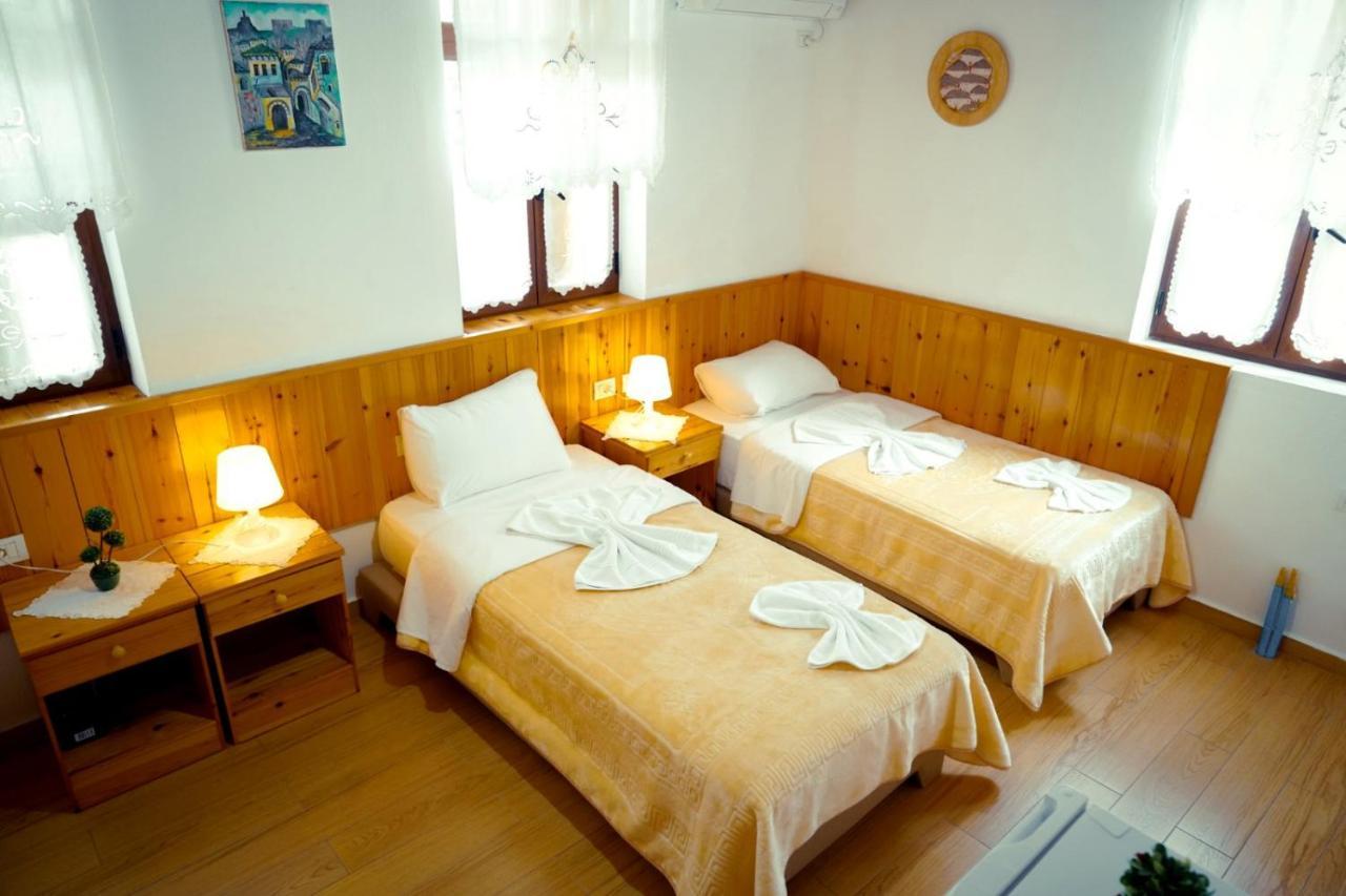 Gjirokastër Hotel Domino מראה חיצוני תמונה