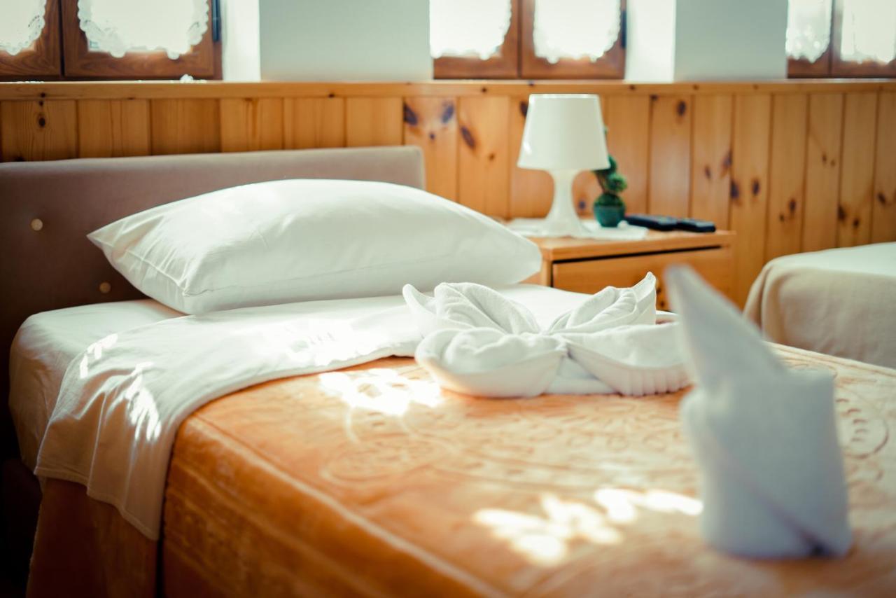 Gjirokastër Hotel Domino מראה חיצוני תמונה