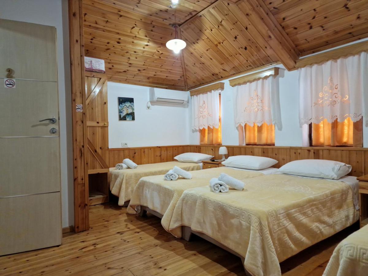 Gjirokastër Hotel Domino מראה חיצוני תמונה