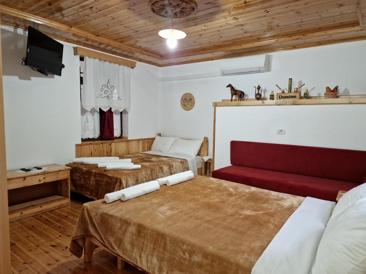 Gjirokastër Hotel Domino מראה חיצוני תמונה