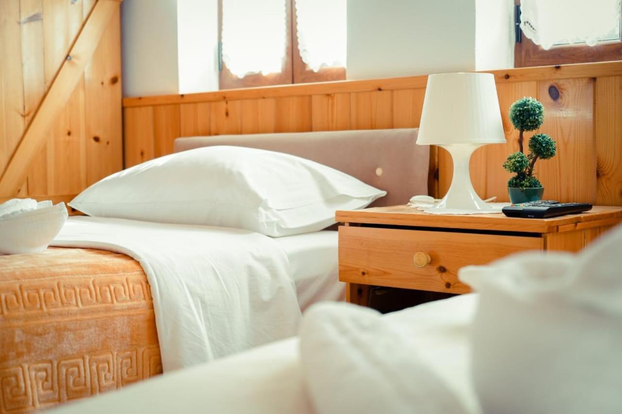 Gjirokastër Hotel Domino מראה חיצוני תמונה