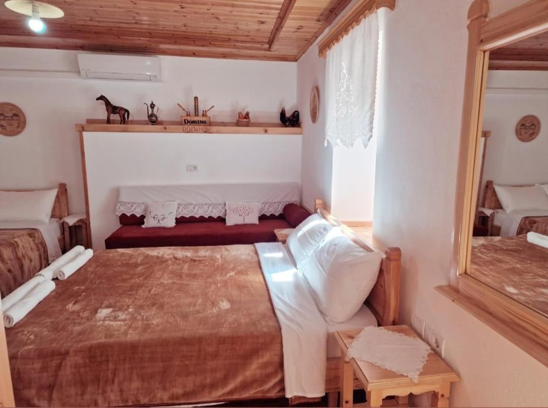 Gjirokastër Hotel Domino מראה חיצוני תמונה