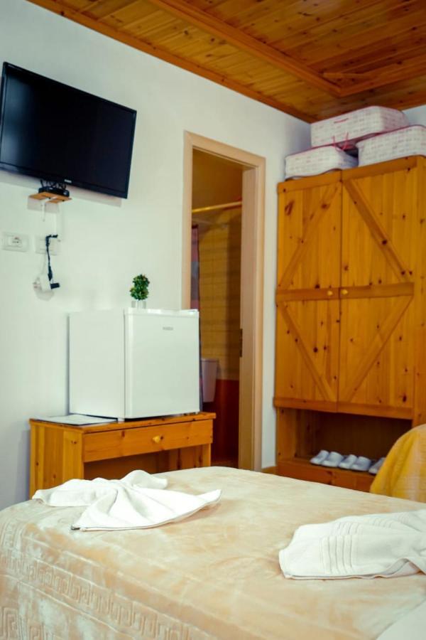Gjirokastër Hotel Domino מראה חיצוני תמונה