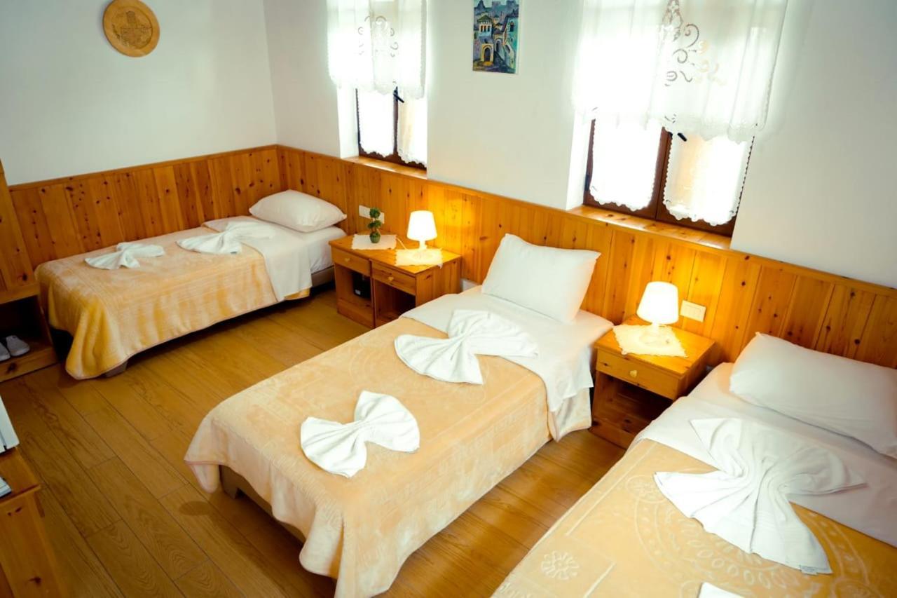 Gjirokastër Hotel Domino מראה חיצוני תמונה